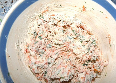 1. Этап. Чесночные шарики: 4. Перемешайте все ингредиенты.