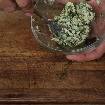 1. Этап. Креветки со спаржей: Хорошенько перемешиваем.