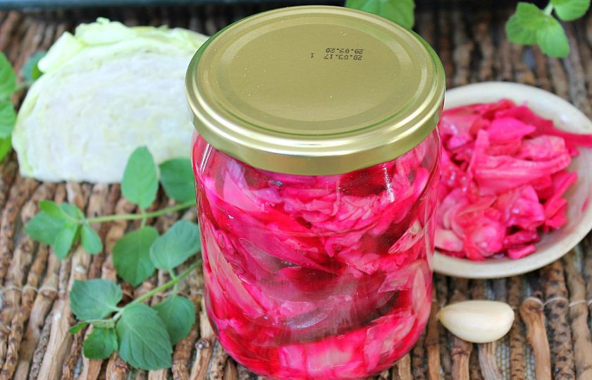 1. Этап. Заварная капуста на зиму: Заварную капусту кладем в чистую банку, заливаем маринадом, плотно закрываем крышкой и убираем в холод. Можно хранить зиму.