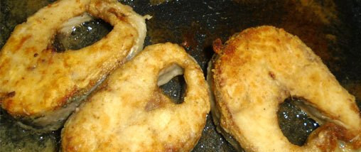 1. Этап. Щука на сковороде: 3. Надо их обжарить с двух сторон на растительном масле.