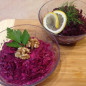 Свекольный салат с чесноком и орехами