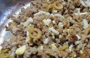 1. Этап. Слоеные пирожки с мясом Эмпанадас: И перемешать.