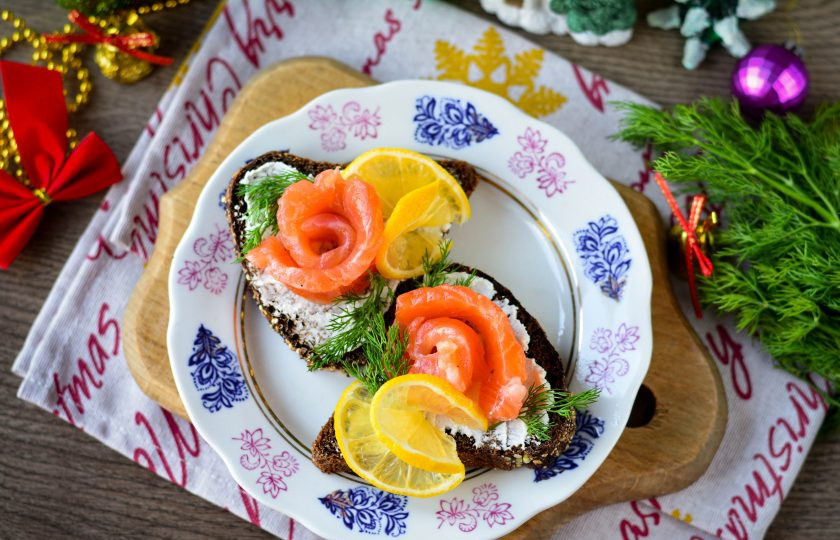 1. Этап. Бутерброды с красной рыбой и лимоном: Приятного аппетита!