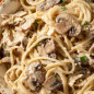 Спагетти под грибным соусом