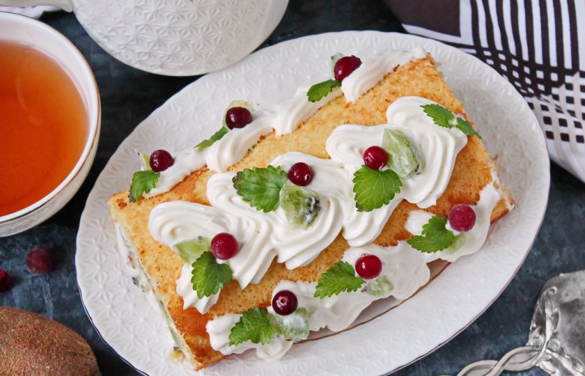 1. Этап. Бисквитный рулет с киви: Приятного аппетита!