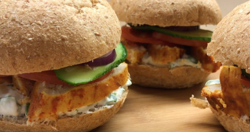 1. Этап. Бургер с курочкой: Сытный бургер с курочкой готов. Приятного аппетита!