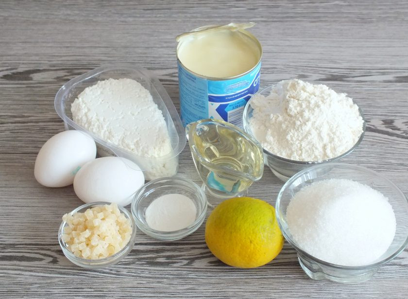 1. Этап. Пирог с творогом и сгущенкой: Подготовьте необходимые ингредиенты.