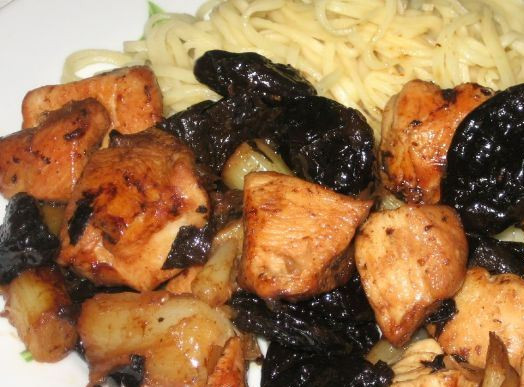 1. Этап. Жареная курица с черносливом: Приятного аппетита!