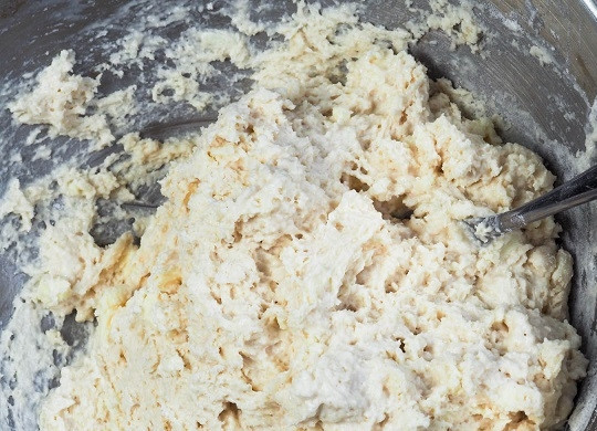 1. Этап. Печенье за 15 минут: 3. Тщательно перемешайте, чтобы получилось однородное тесто. Оно не будет крутым!