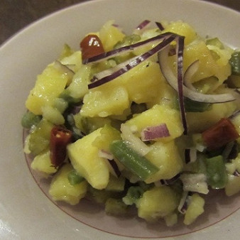 Салат с картошкой и солеными огурцами