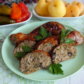 Фаршированная голень индейки в духовке