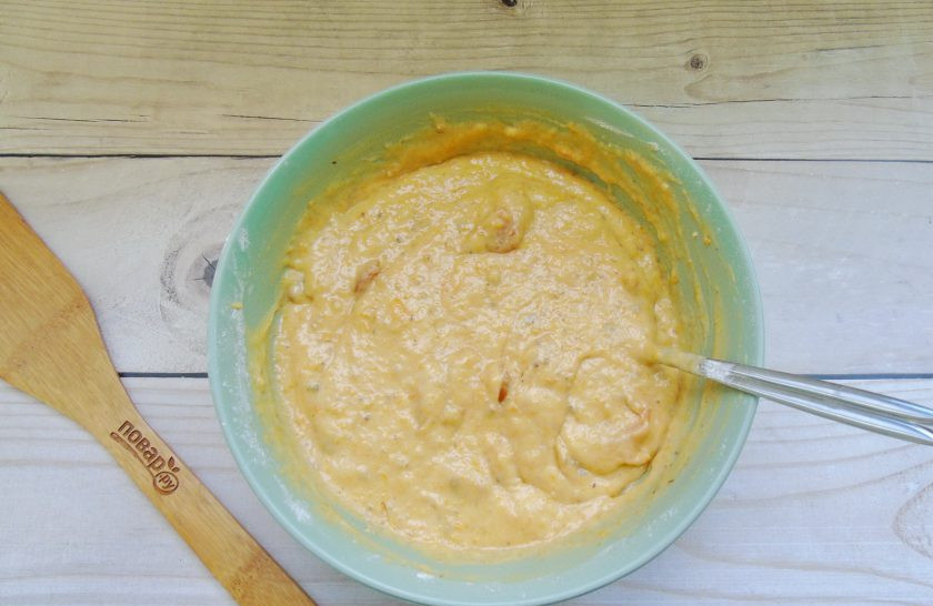 1. Этап. Пирог с тыквой и курагой: Перемешайте все ингредиенты теста.