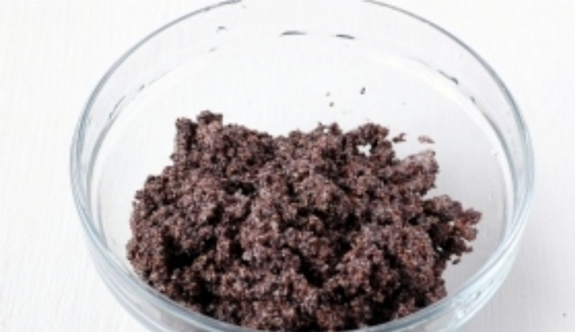 1. Этап. Пшеничная кутья: 6. Мак измельчить в ступке до появления молочка.