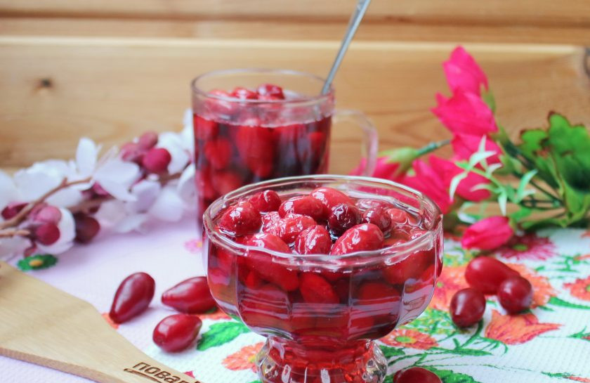 1. Этап. Кизиловое варенье с косточками Пятиминутка: Варенье из кизила пятиминутка готово. Можно подавать на десерт.