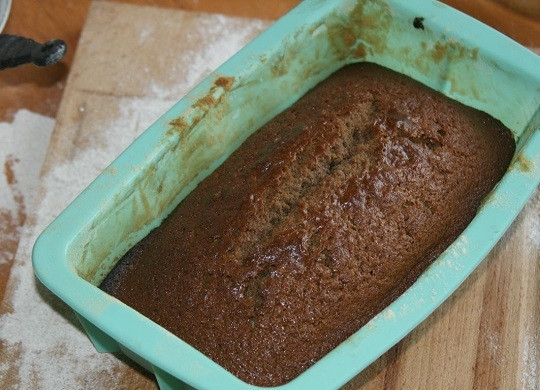 1. Этап. Кофейный кекс: 8. Готовый кекс остудите немного, а затем аккуратно извлеките из формы. Перед подачей можно присыпать его сахарной пудрой или полить глазурью, например. Приятного чаепития!