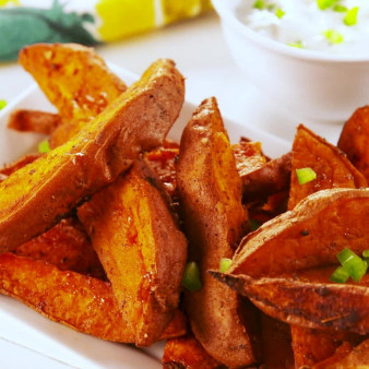 Roasted Sweet Potato Wedges with Sweet & Spicy Yogurt Dipping Sauce