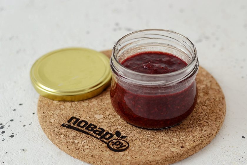 1. Этап. Варенье из стевии: Разложите варенье по чистым стерилизованным баночкам.