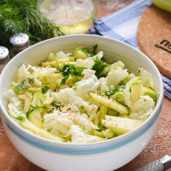 Салат из пекинской капусты и кабачков