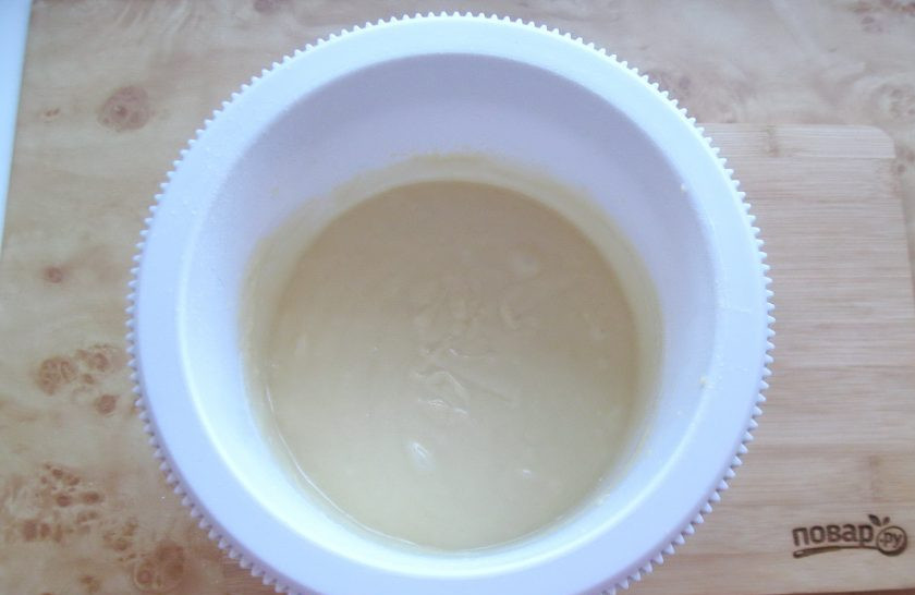 1. Этап. Яблочный пирог Фантазия: Перемешайте все ингредиены теста.