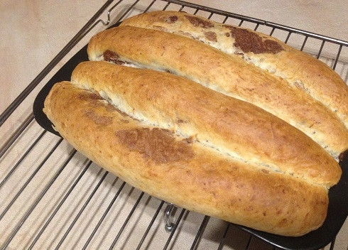 1. Этап. Леопардовый бриошь: 15. Духовку разогреваем до 210 градусов, на дно духовки ставим емкость с водой. Уменьшаем температуру до 180, ставим бриошь в духовку и выпекаем минут 35-40.