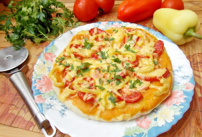 1. Этап. Пицца с колбасой и болгарским перцем: Пицца с колбасой и болгарским перцем готова.