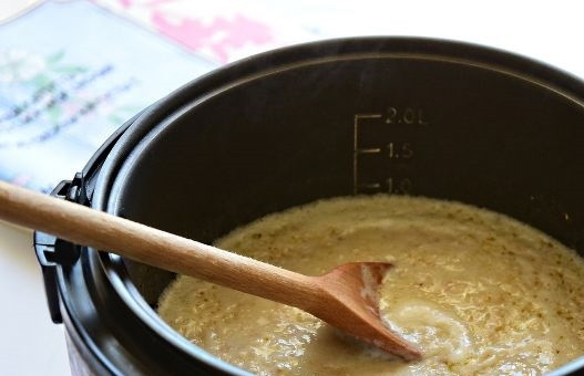 1. Этап. Геркулесовая каша в мультиварке: 5. Через 10 минут можно выключить мультиварку, так как каша будет готова. Приятного аппетита!