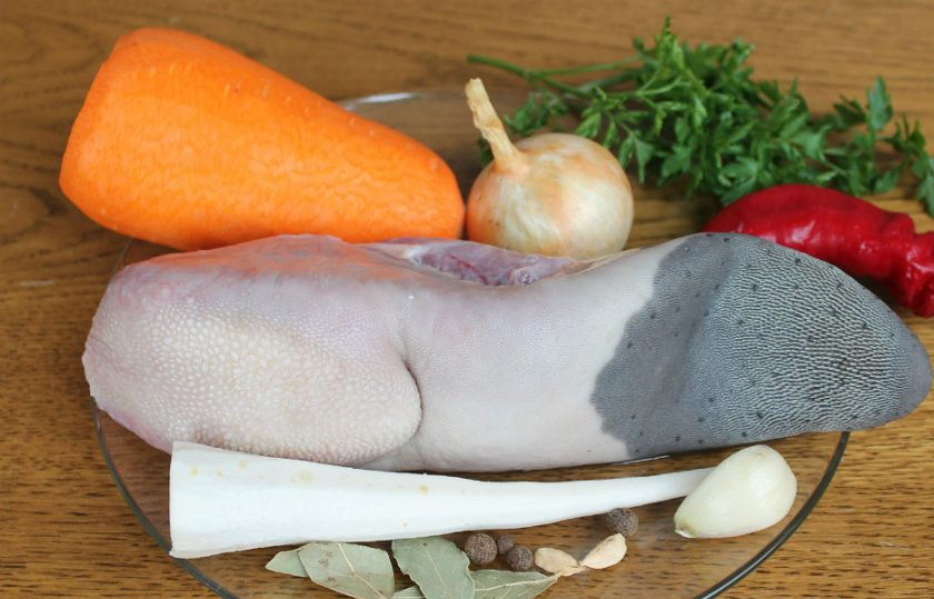 1. Этап. Бульон из говяжьего языка: Подготовим ингредиенты.