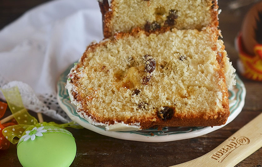 1. Этап. Пасхальный кулич Священный хлебец: 9. Выпекайте в разогретой до 180 градусов духовке 30-40 минут. Время зависит от величины формы.