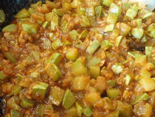 1. Этап. Кабачки по-итальянски: 5. Выливаем соус в наши кабачки и тушим около 10 минут. Снимаем с огня и даем немного остыть.