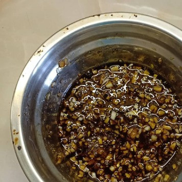 1. Этап. Куриные бедра под медовым соусом: *