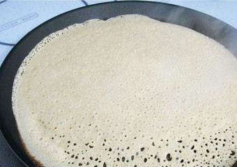 1. Этап. Блинчики по-французски: 3. Жарим блины на хорошо разогретой сковороде.