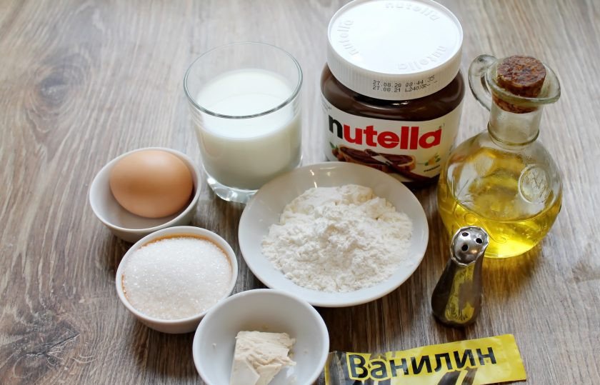 1. Этап. Рогалики с нутеллой: Подготовьте все необходимые ингредиенты для приготовления рогаликов с нутеллой.