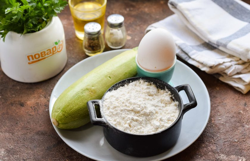 1. Этап. Оладьи из кабачков в блендере: Подготовьте ингредиенты и блендер.