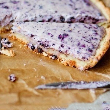 1. Stage. Blueberry Cottage Cheese Pie: Allow the cake to cool slightly and serve.