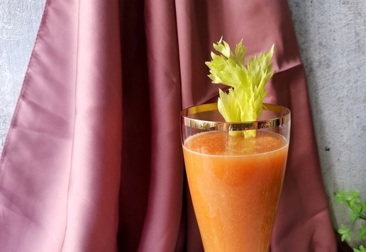 1. Этап. Смузи Рыженький: Разлить по бокалам. Вкусно!