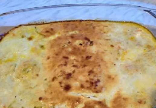 1. Этап. Запеканка из капусты: Запекайте в духовке при 180 градусах до зарумянивания верха запеканки.