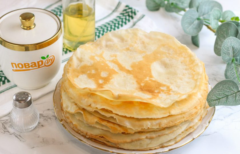 1. Этап. Блины с джемом на сметане: Таким образом испеките все блины из оставшегося теста и выложите на тарелке.