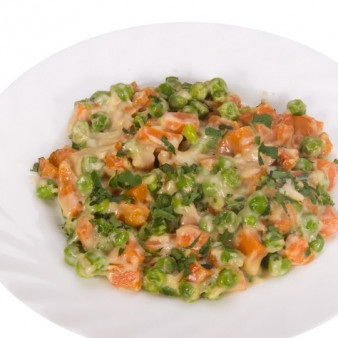 Морковь с зелёным горошком