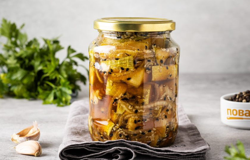 1. Этап. Кабачок маринованный в соевом соусе на зиму: Кабачок маринованный в соевом соусе готов. Храните заготовку в темном и прохладном месте.
