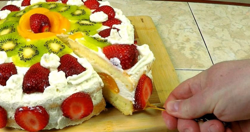 1. Этап. Бисквит Зу-Зу: Отправляю готовый торт в холодильник минимум на 8 часов, в идеале это сутки. После этого торт готов к употреблению...