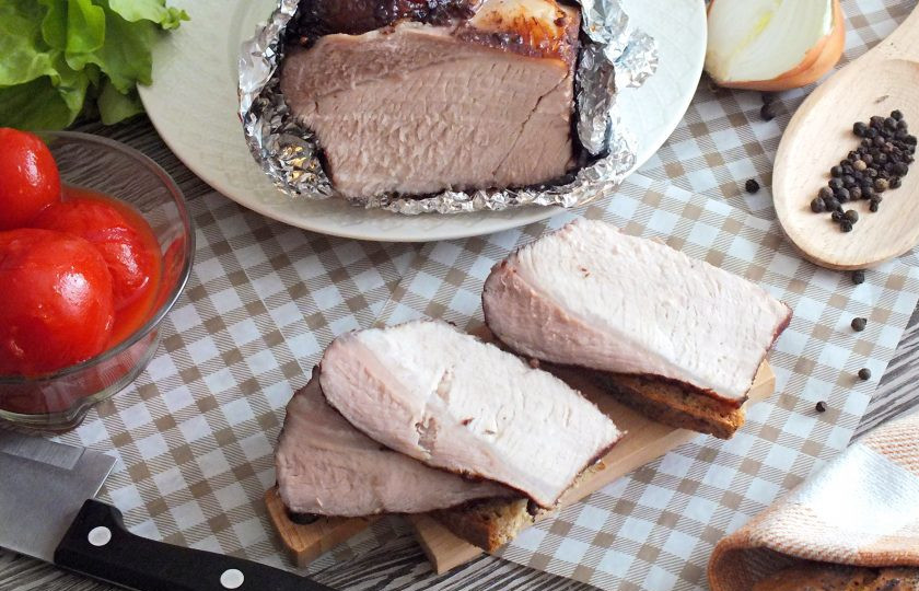 1. Этап. Буженина в вине: Готовую буженину нарежьте на тонкие ломтики и подавайте к столу. Приятного аппетита!