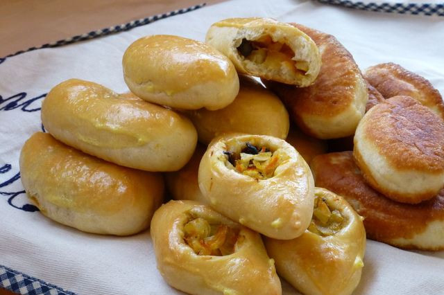 1. Этап. Пирожки с грибами и капустой: Приятного аппетита!