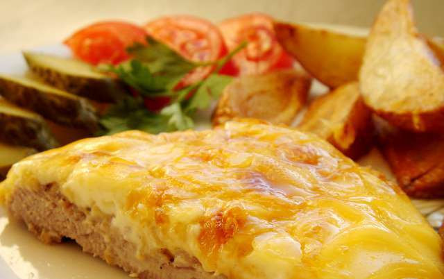 1. Этап. Мясо по-французски из телятины: Приятного аппетита!