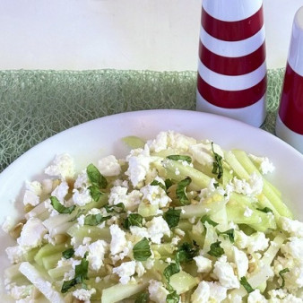 Салат из кольраби и феты