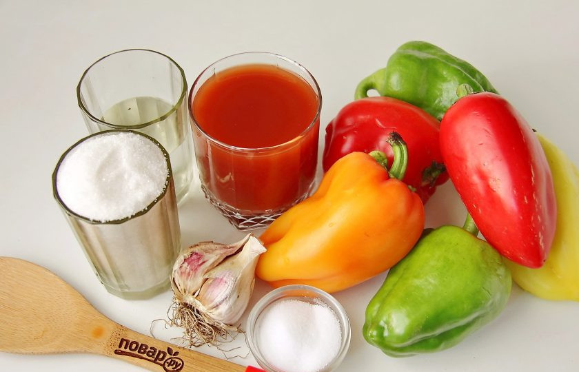 1. Этап. Лечо с томатным соком: Подготовьте все ингредиенты.