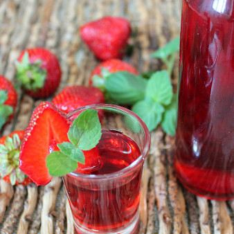 Настойка из клубники на водке