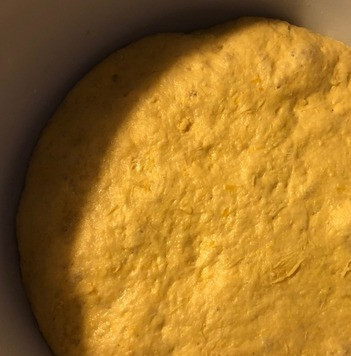 1. Этап. Булочки-кролики с яблочным пюре: 9. Тесто подошло