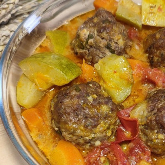 Тефтели с овощами