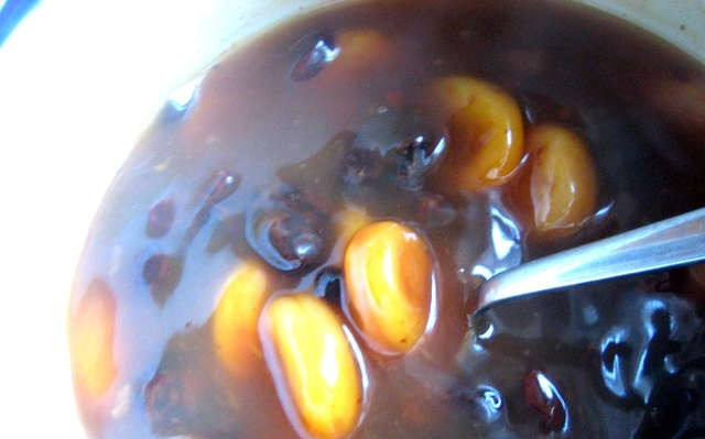 1. Этап. Сладкий суп из сухофруктов: Варить до полумягкого состояния сухофруктов.