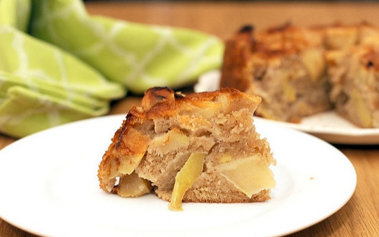 1. Этап. Пышная шарлотка: 6. Запекайте шарлотку около часа до румяности. Приятного чаепития!